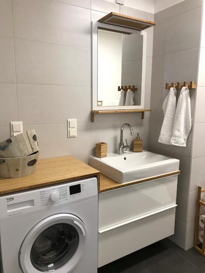 Yellow Flower Apartment With Pool - 5 Min To Lake 维也纳 外观 照片